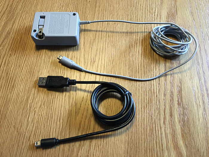 地味に便利な「USB端子で3DSを充電できるケーブル」で、５年ものの3DS